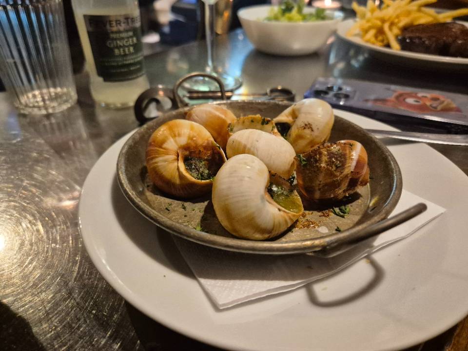 Glenn Miller Café post by Hellen Sindo